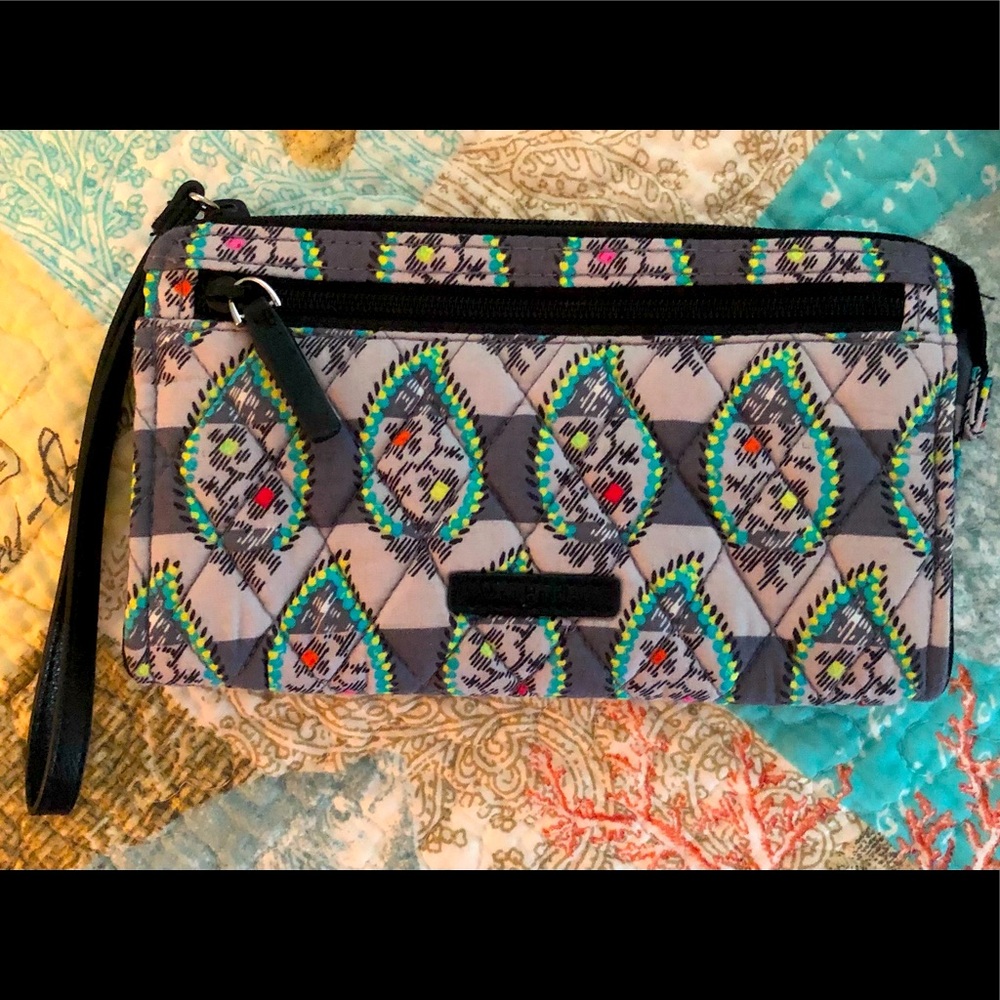 NWOT Vera Bradley wristlet / wallet 💜